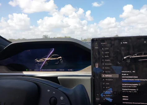 2022 Tesla Model S Dual Motor All-Wheel Drive z USA, uszkodzony, nr VIN 5YJSA1E56NF476942